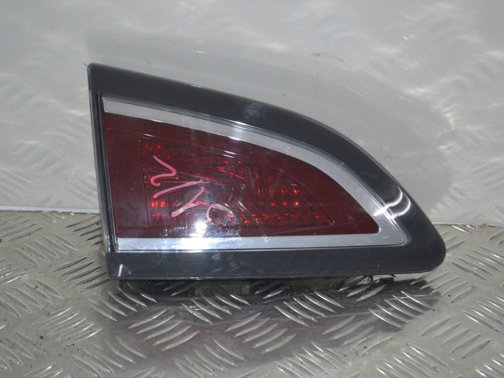 Фонарь крышки багажника левый