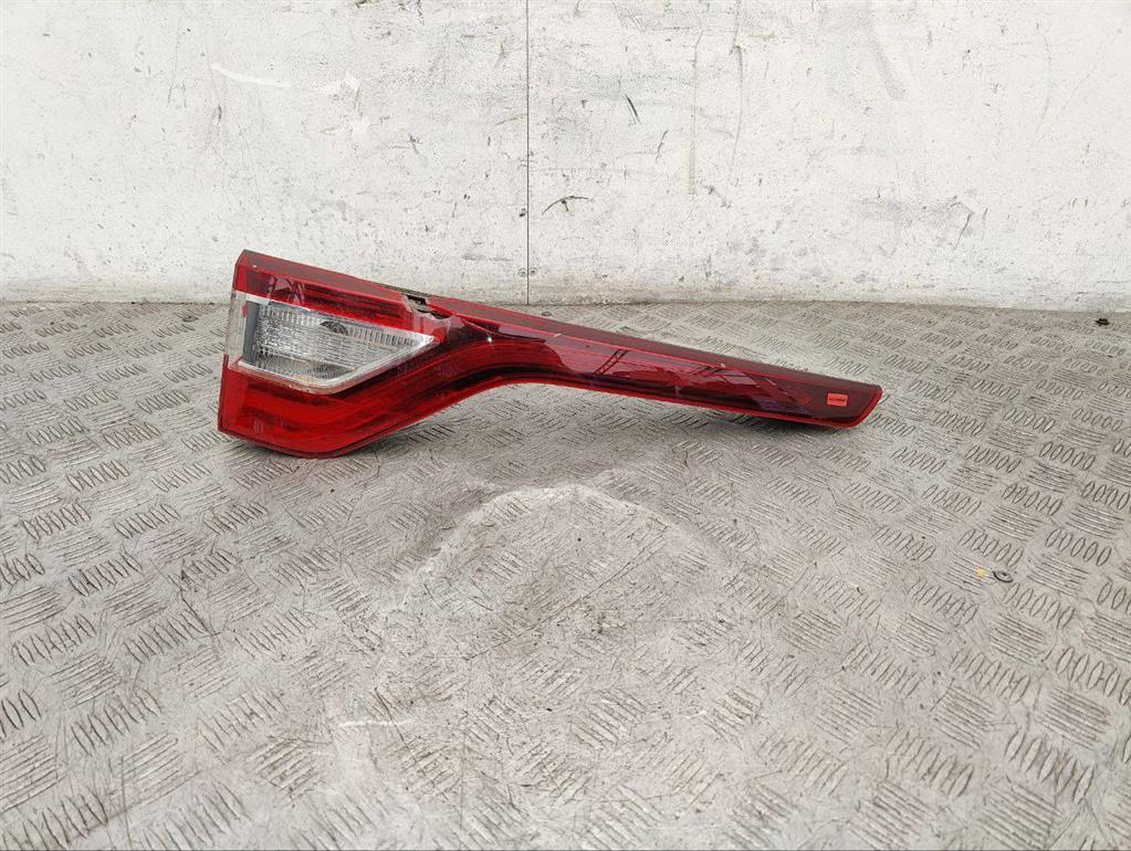 Фонарь крышки багажника левый