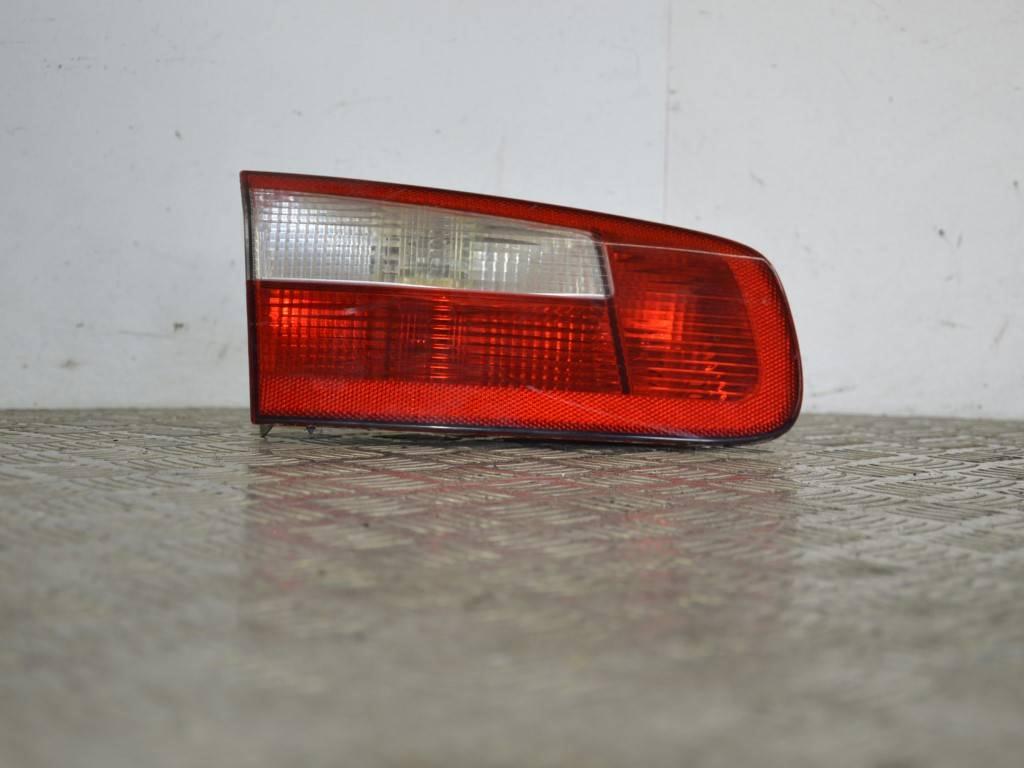 Фонарь крышки багажника левый