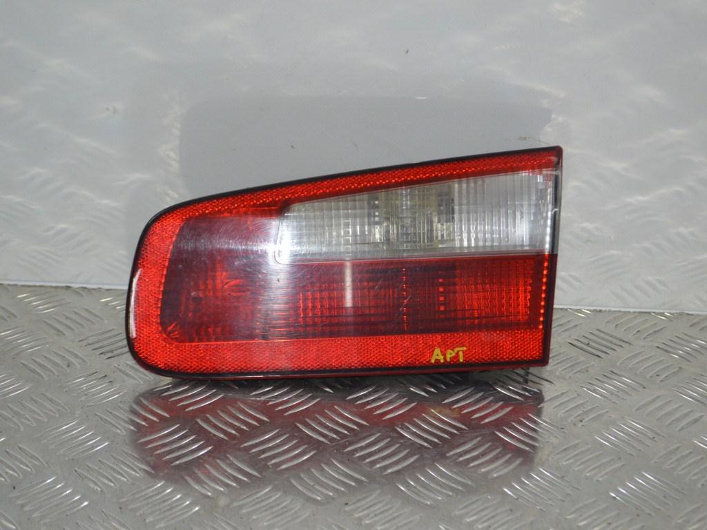 Фонарь крышки багажника правый