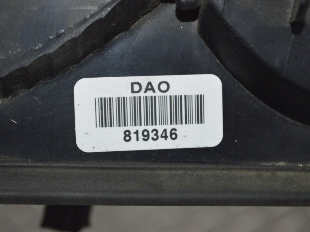 Фонарь крышки багажника правый