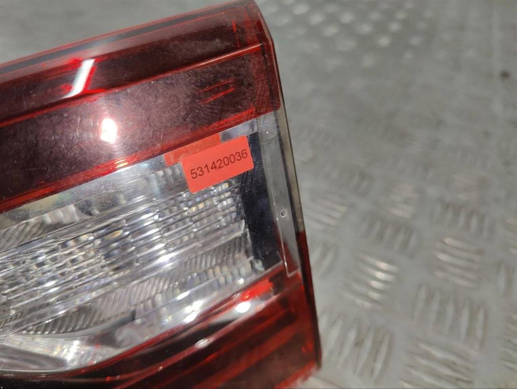 Фонарь крышки багажника правый