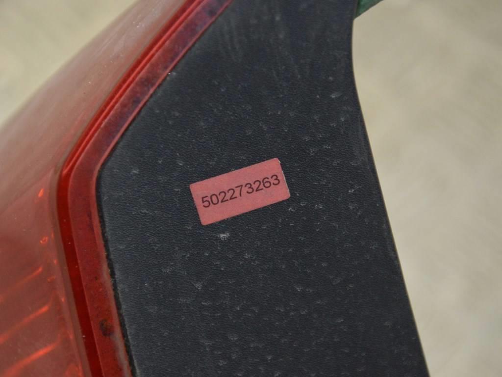 Фонарь крышки багажника правый