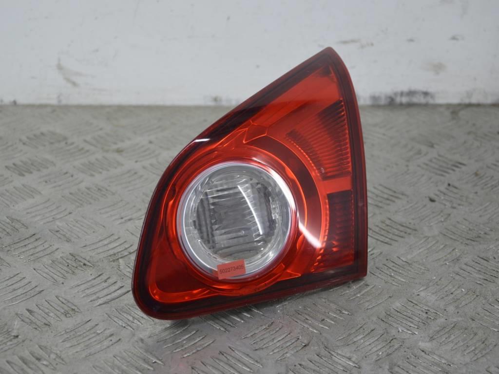 Фонарь крышки багажника правый