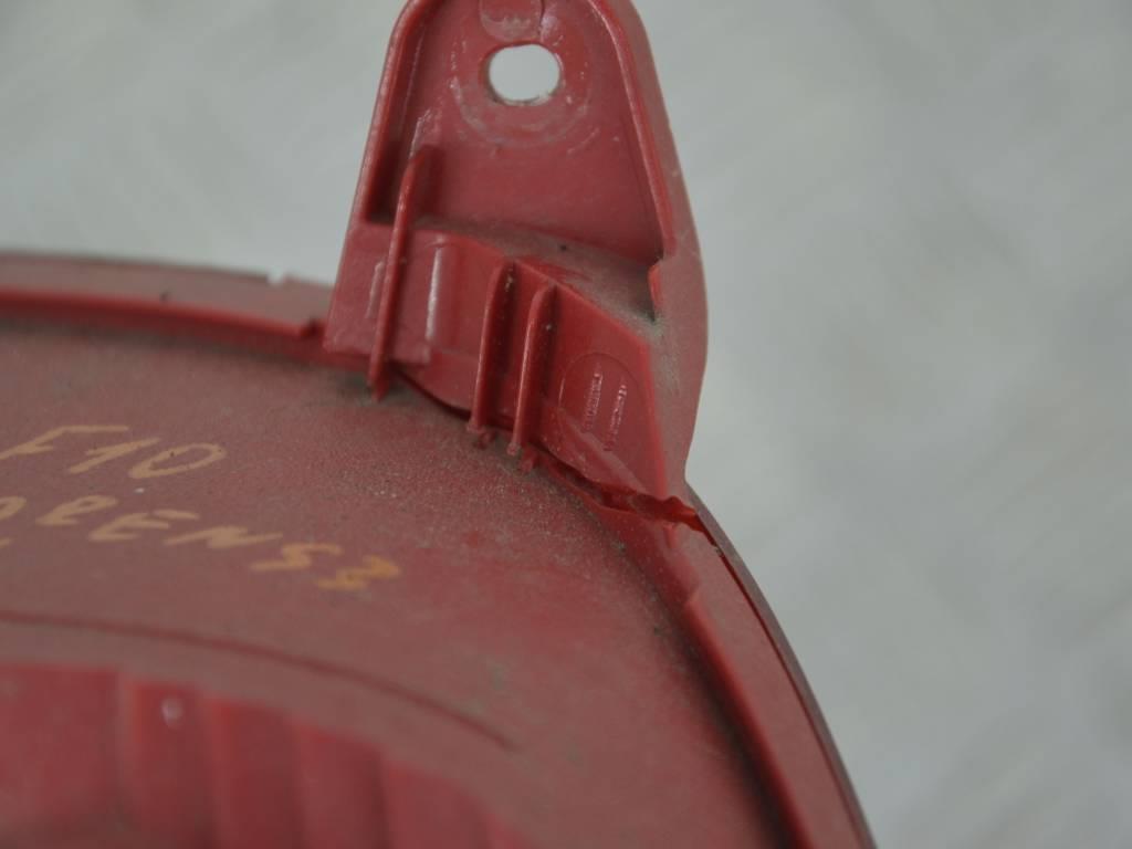 Фонарь противотуманный левый