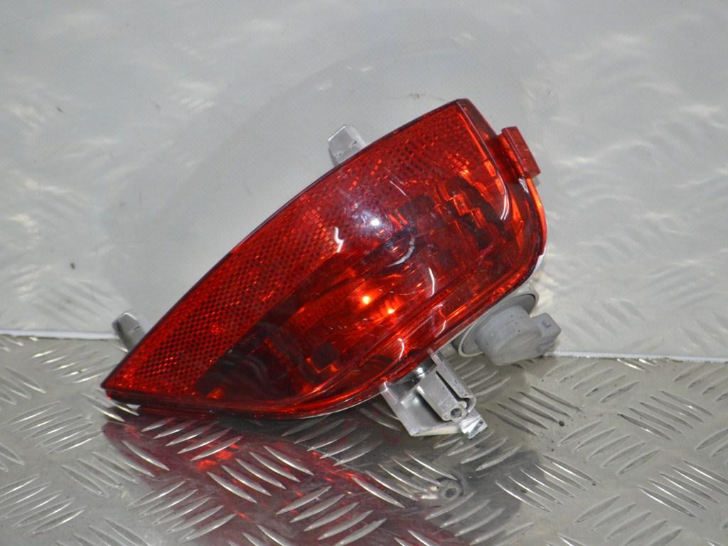 Фонарь противотуманный правый