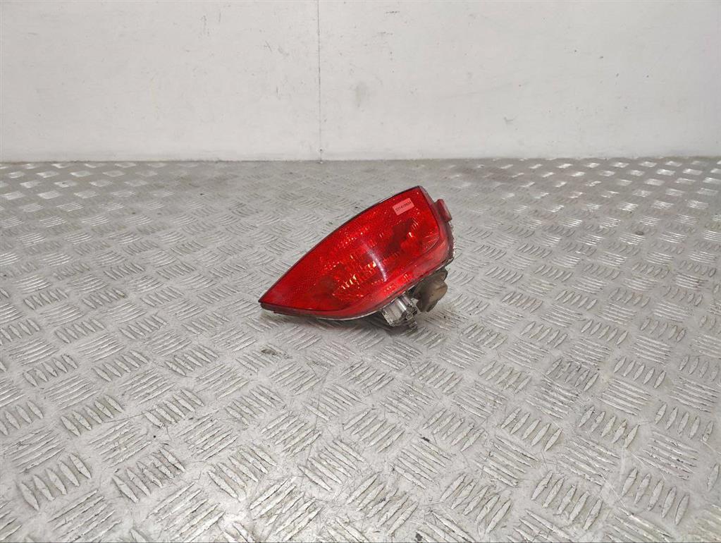 Фонарь противотуманный правый