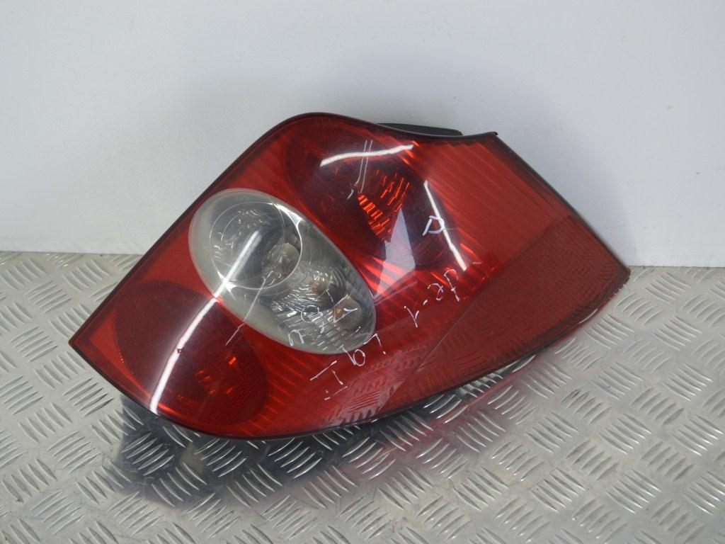 Фонарь задний правый Renault Laguna 2 (2001-2007) 8200002472