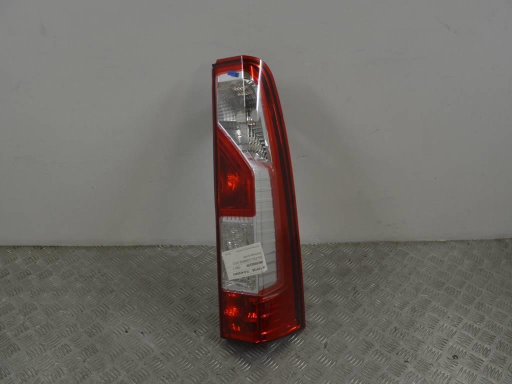 Фонарь задний правый