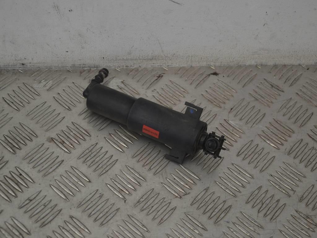 Форсунка омывателя фар