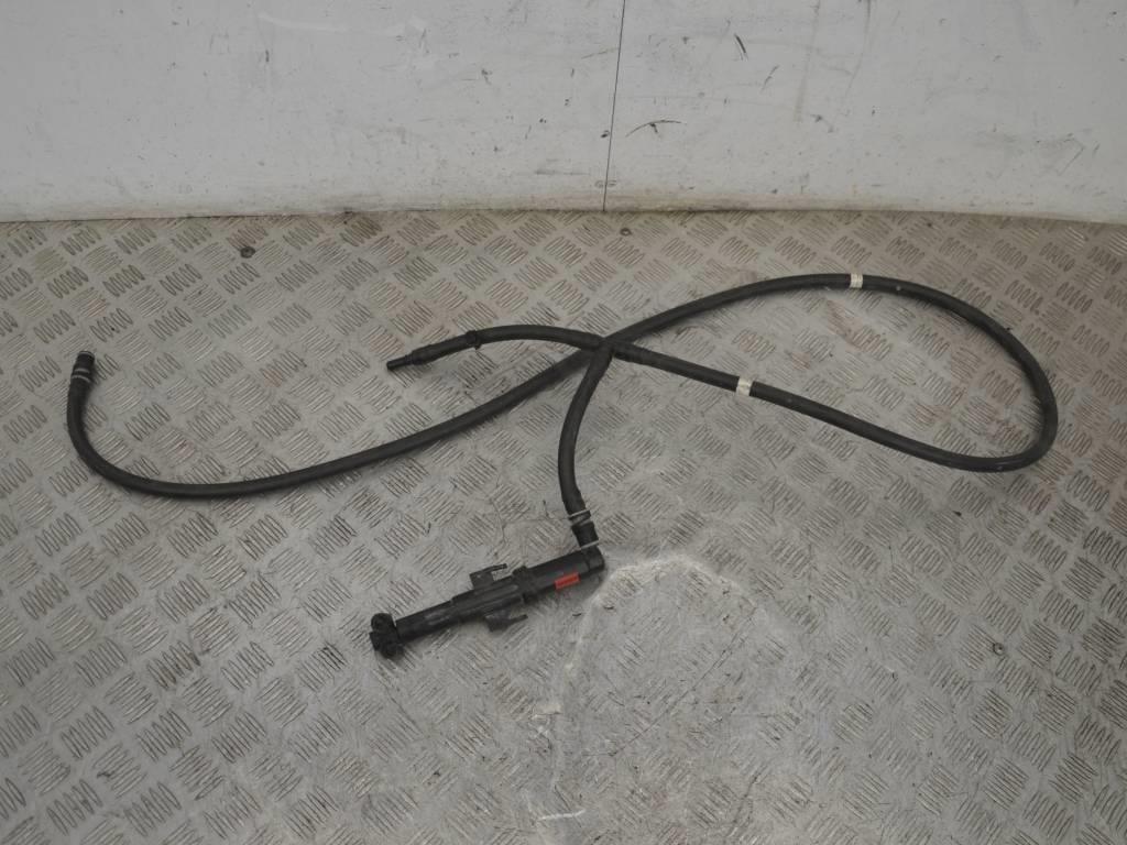 Форсунка омывателя фар