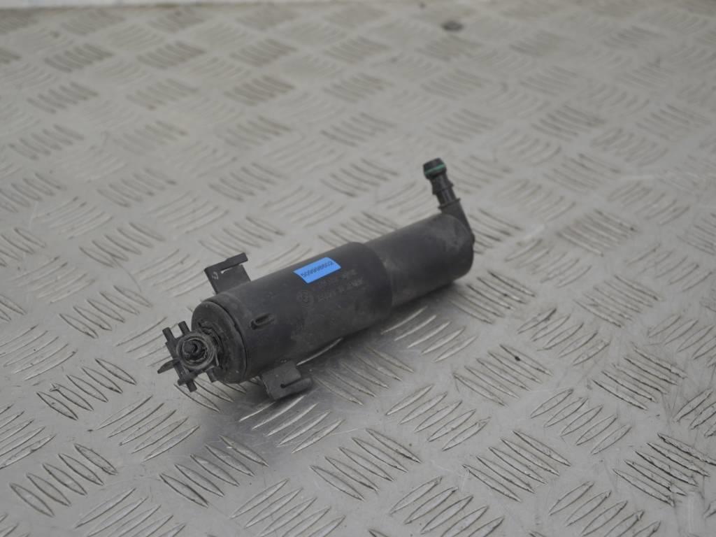 Форсунка омывателя фар