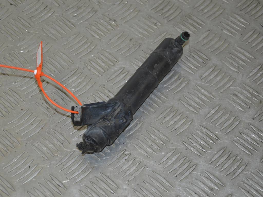 Форсунка омывателя фар