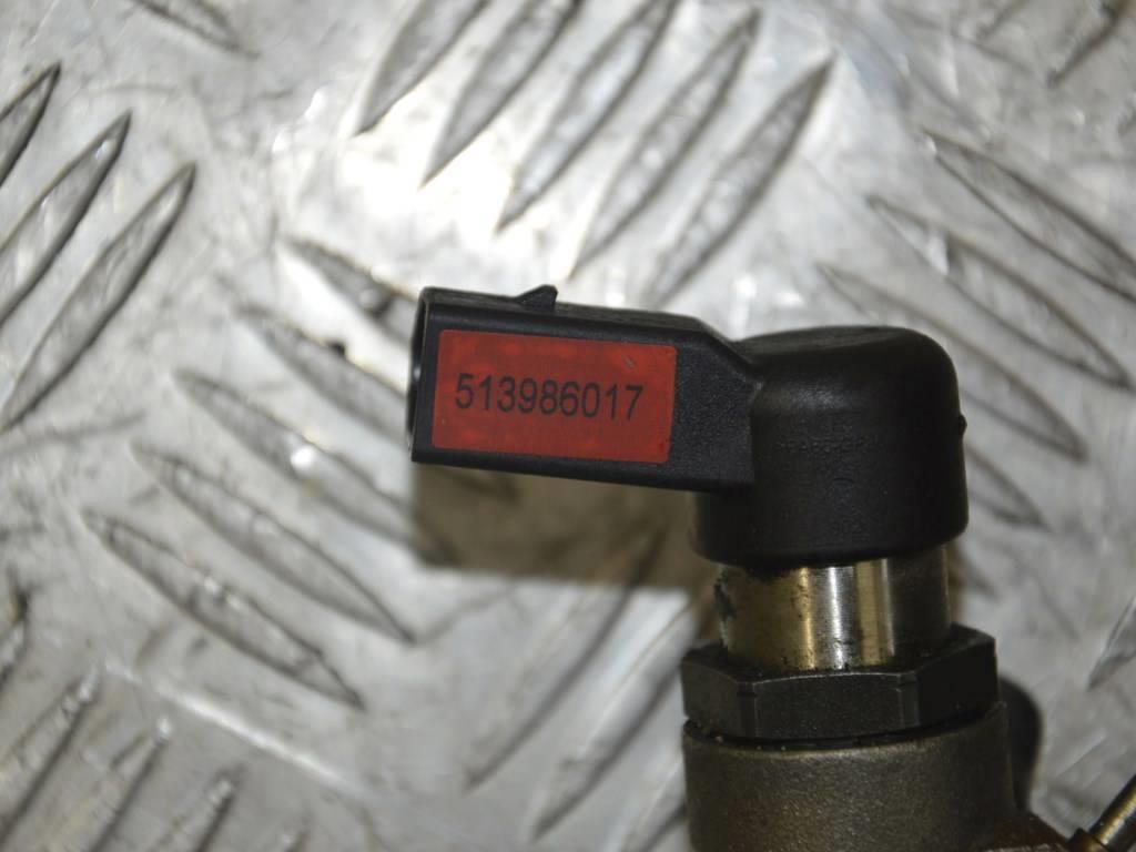 Форсунка Renault Megane 3 (2008-2019) 8200704191, 8200903034