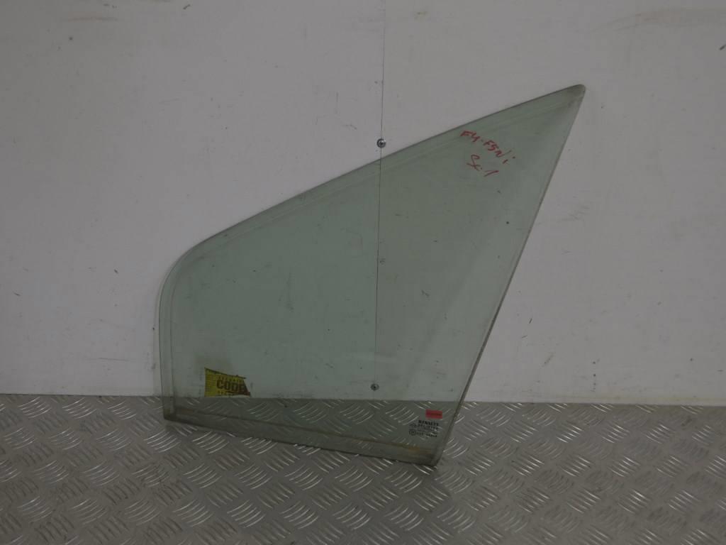 Форточка передняя левая