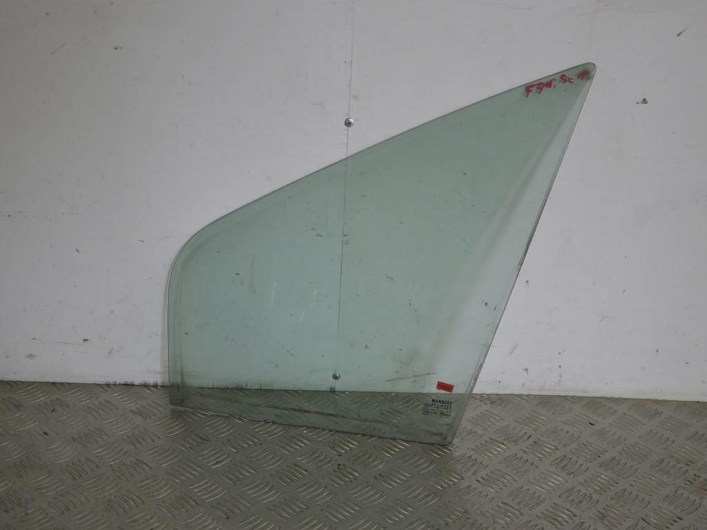 Форточка передняя левая