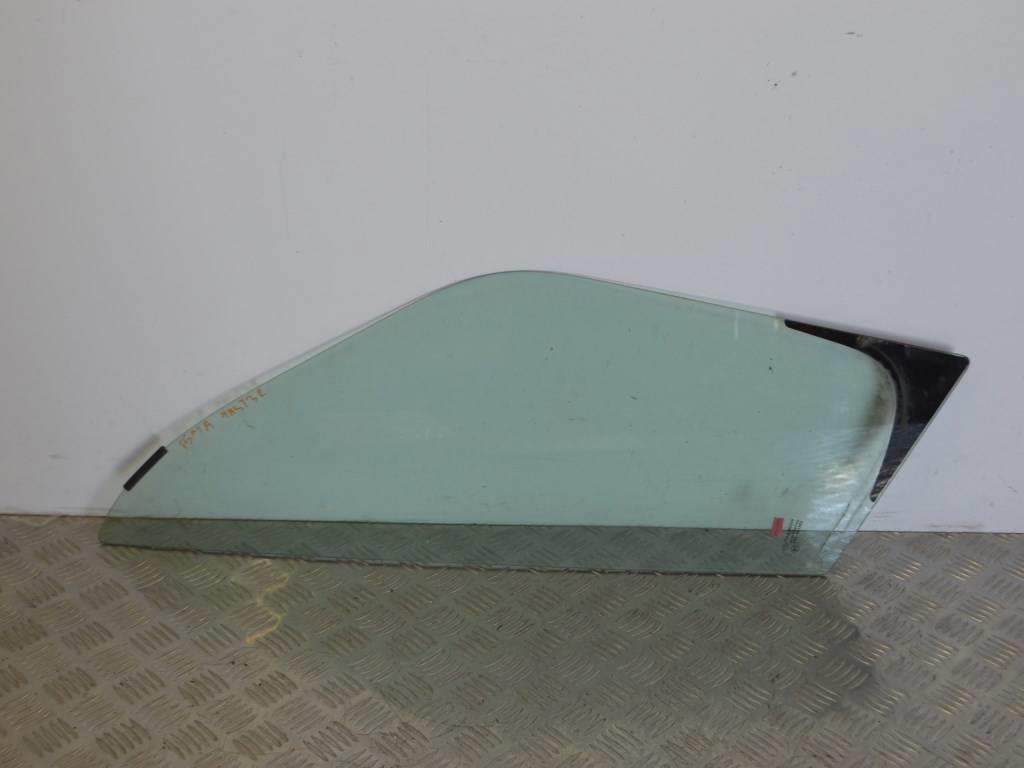 Форточка передняя правая