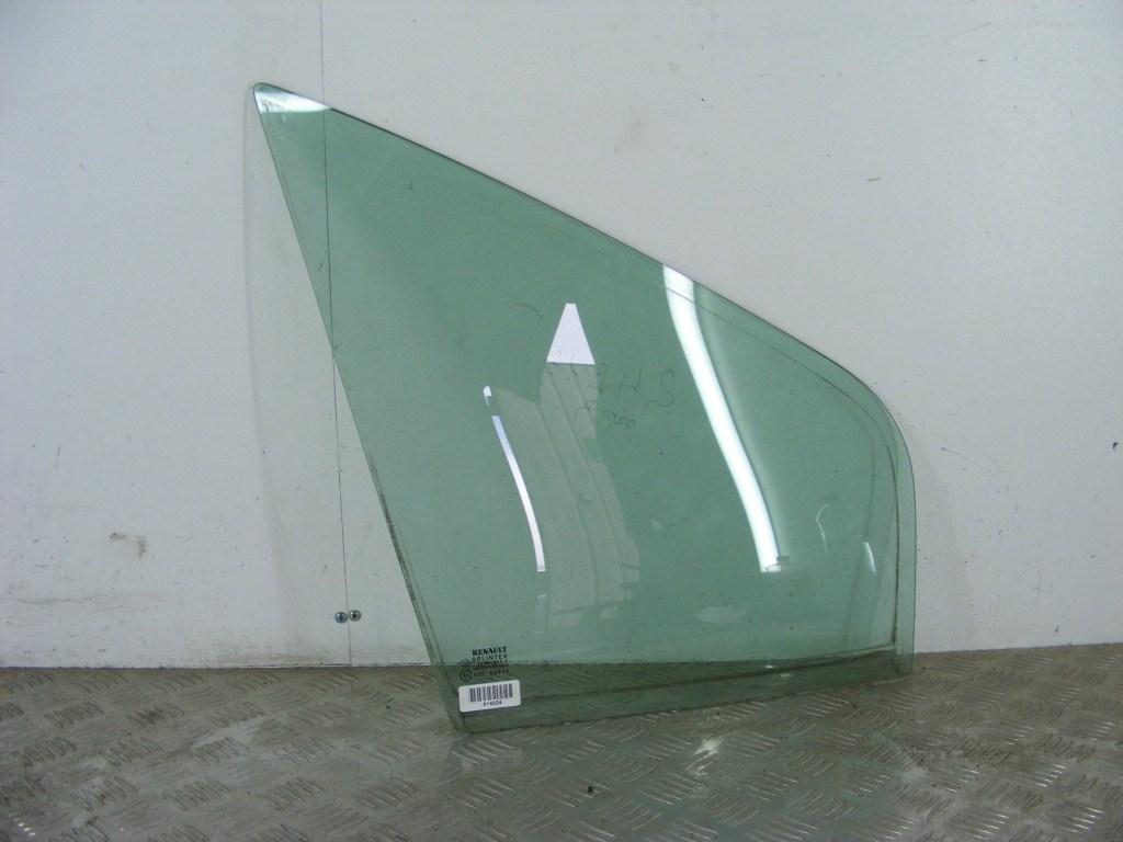 Форточка передняя правая