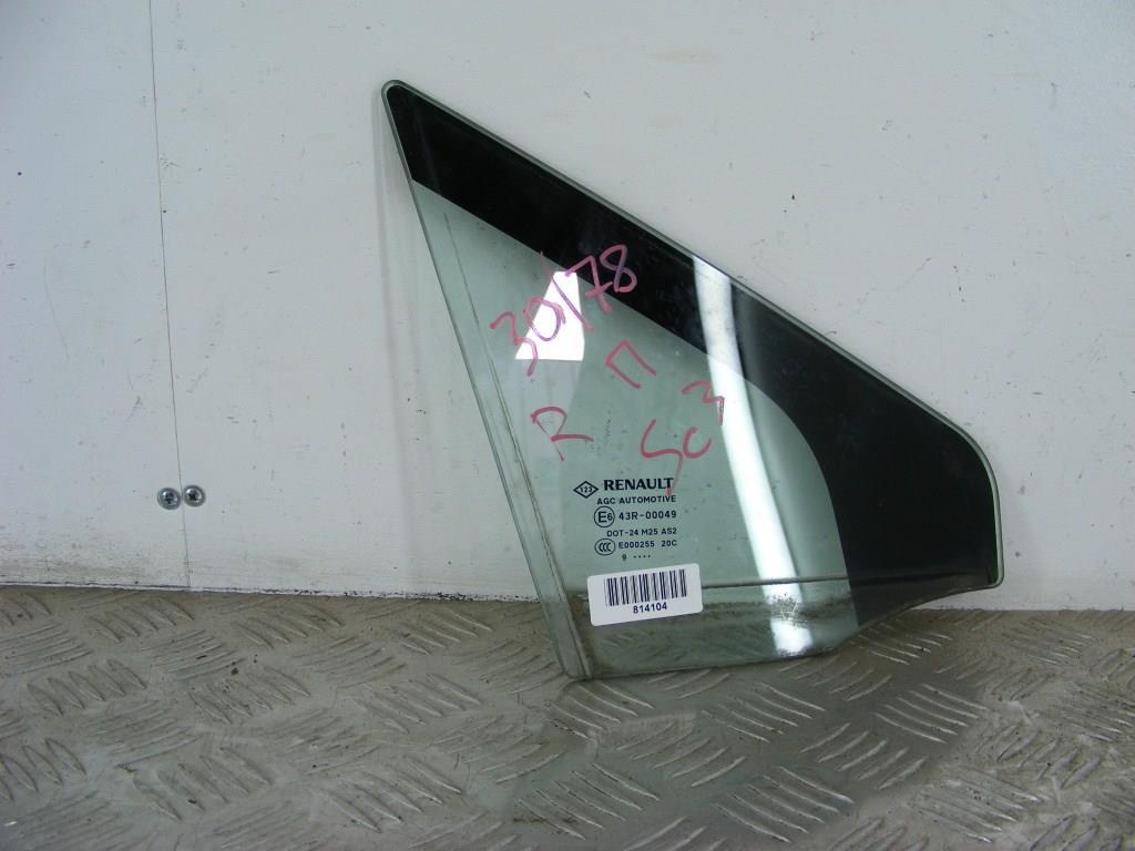 Форточка передняя правая