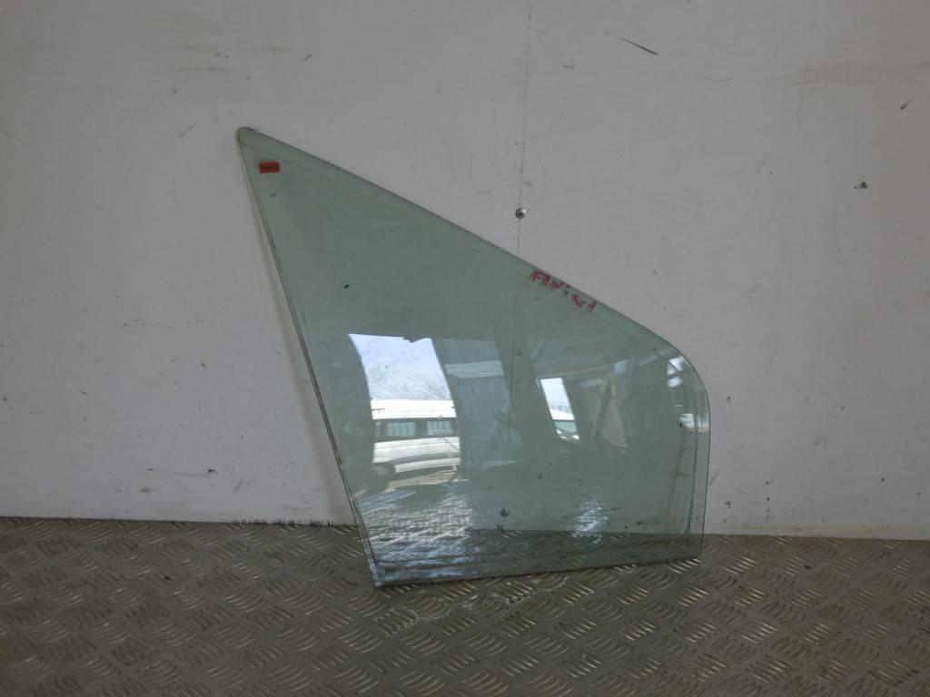 Форточка передняя правая