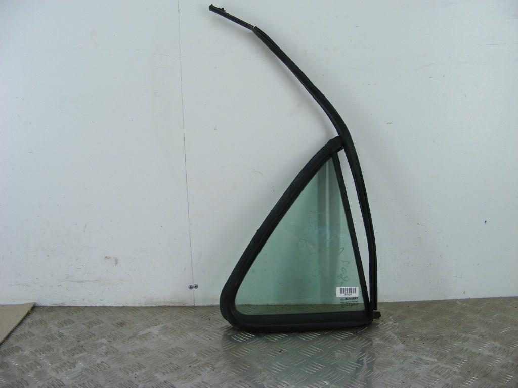 Форточка задняя правая