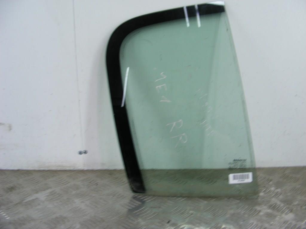 Форточка задняя правая