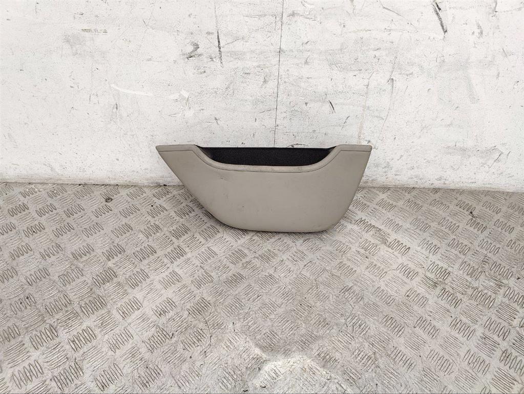 Карман двери (бардачок)