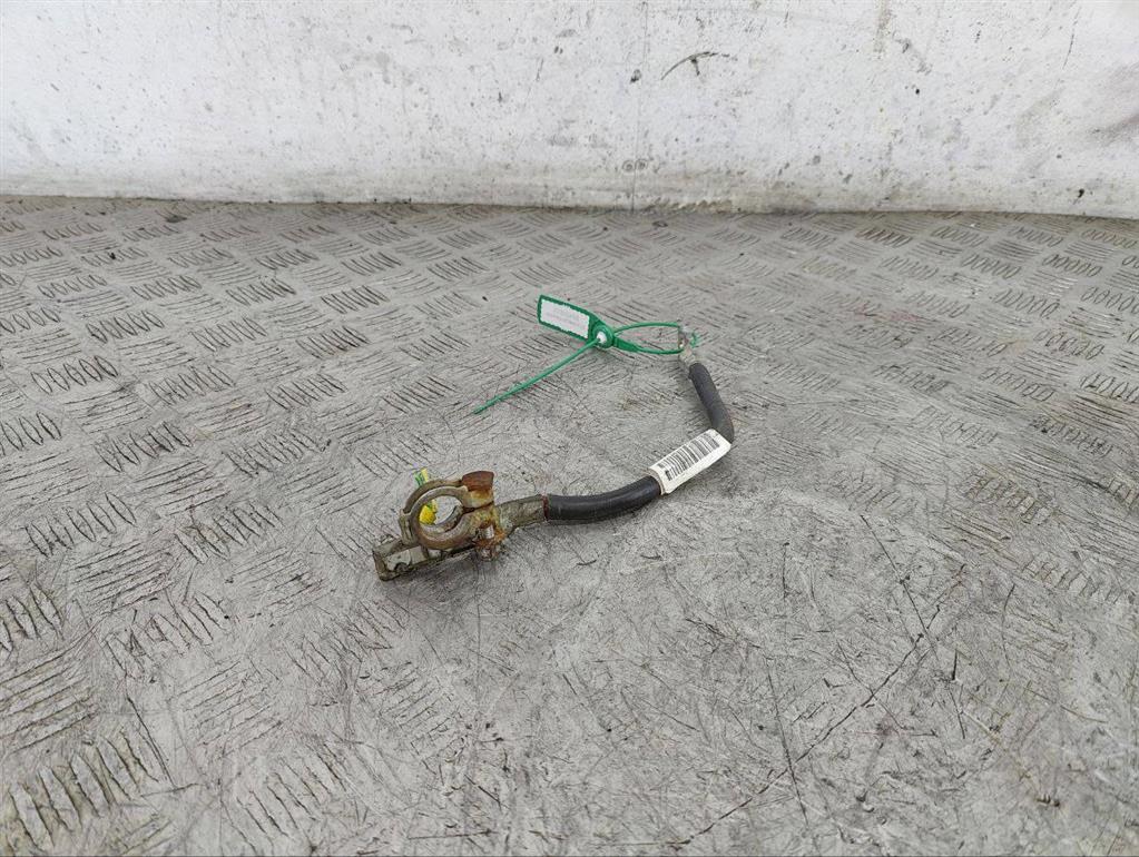 Клемма аккумулятора минус