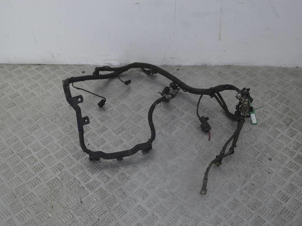 Клемма аккумулятора минус