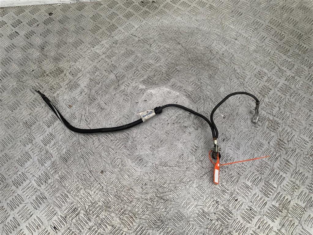 Клемма аккумулятора минус