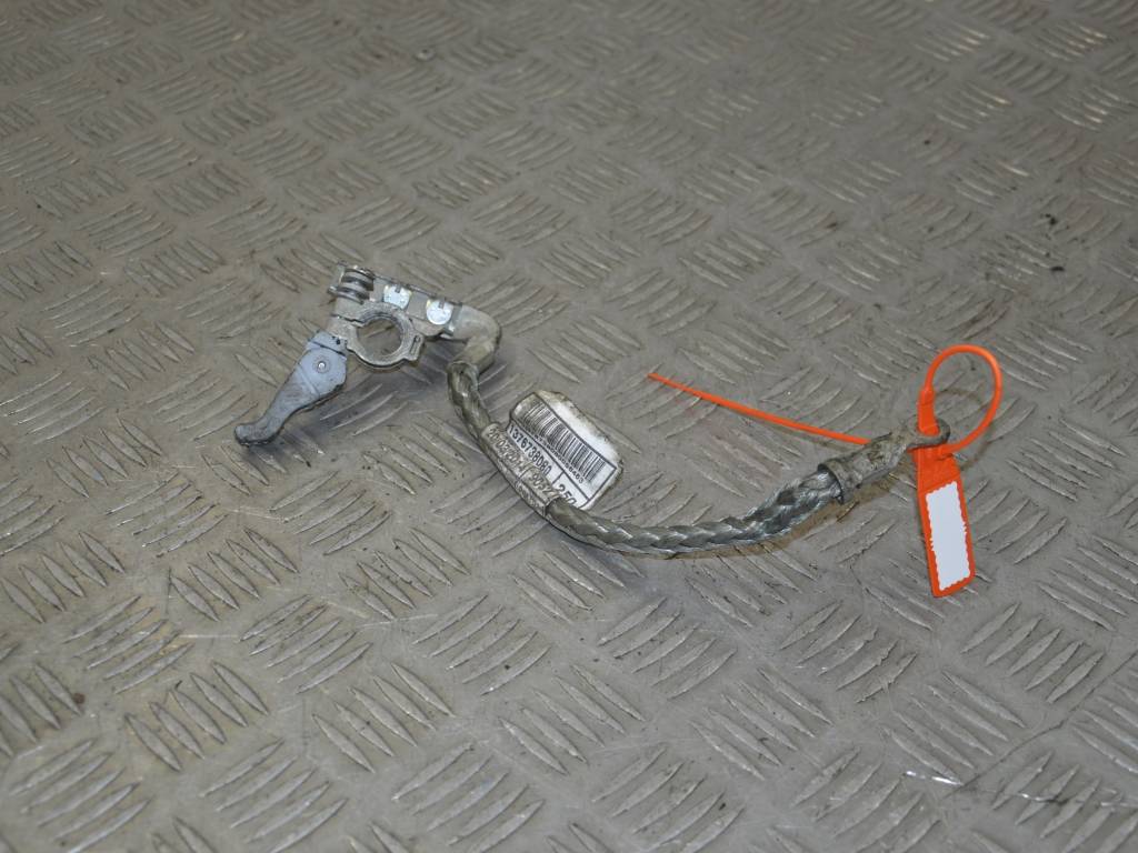 Клемма аккумулятора минус