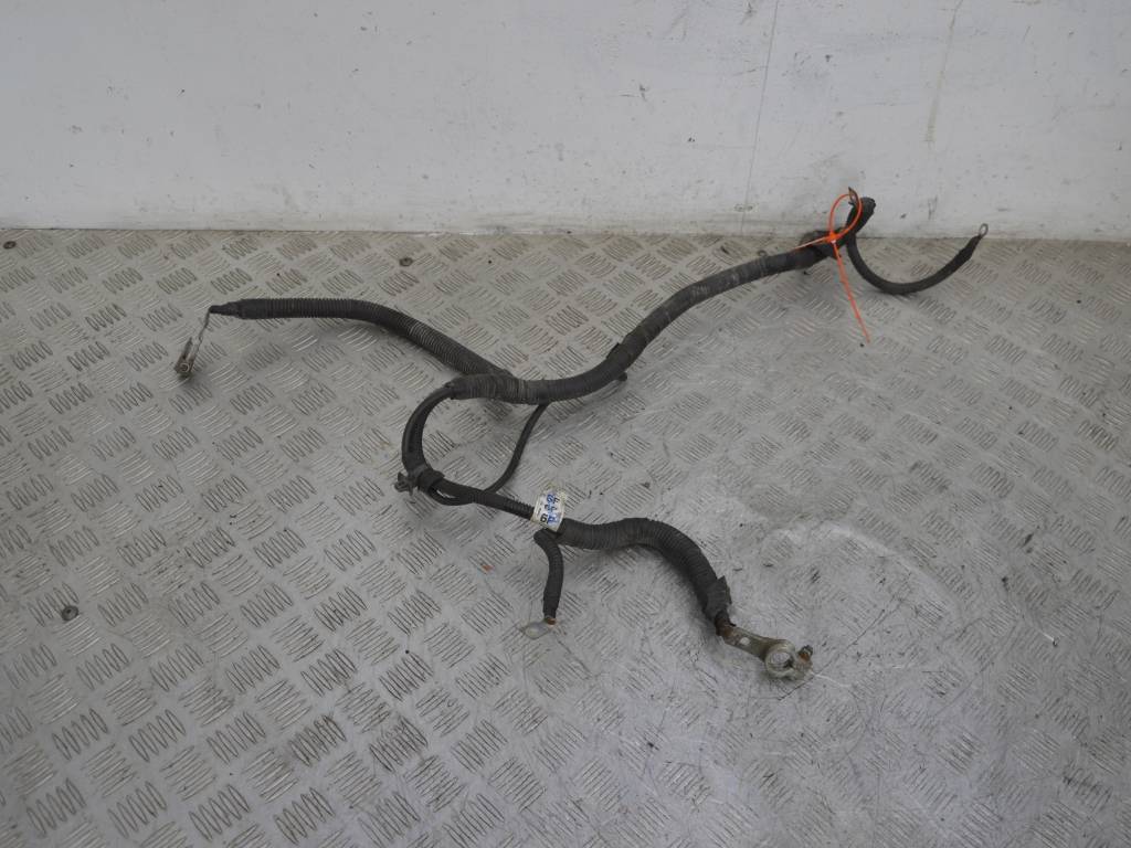 Клемма аккумулятора минус