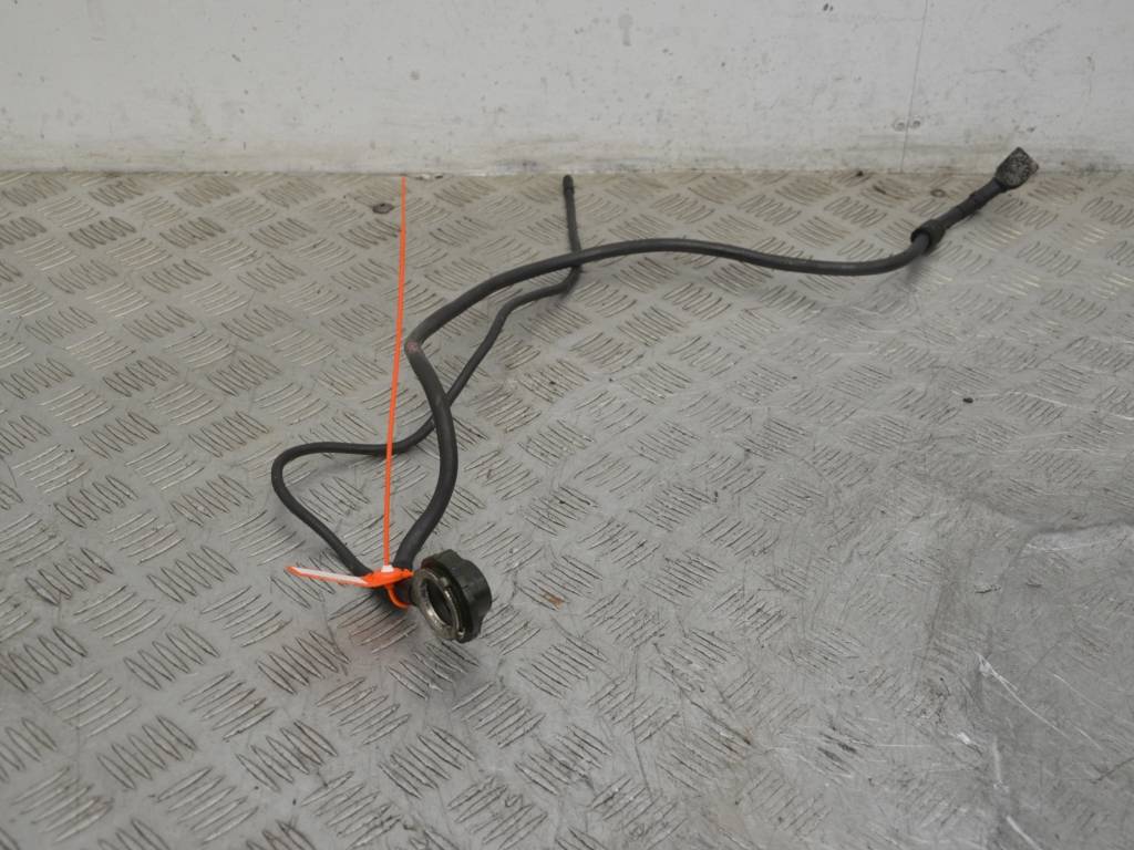 Клемма аккумулятора минус