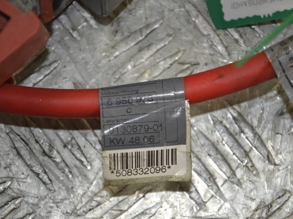 Клемма аккумулятора плюс