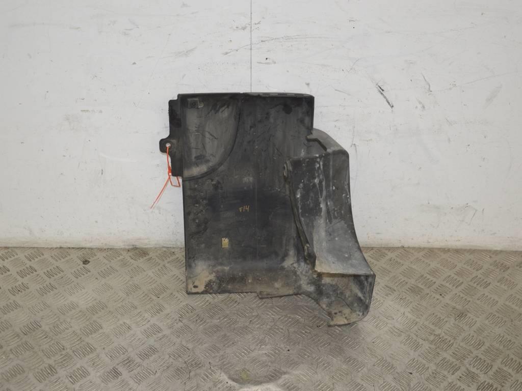 Клык бампера задний правый