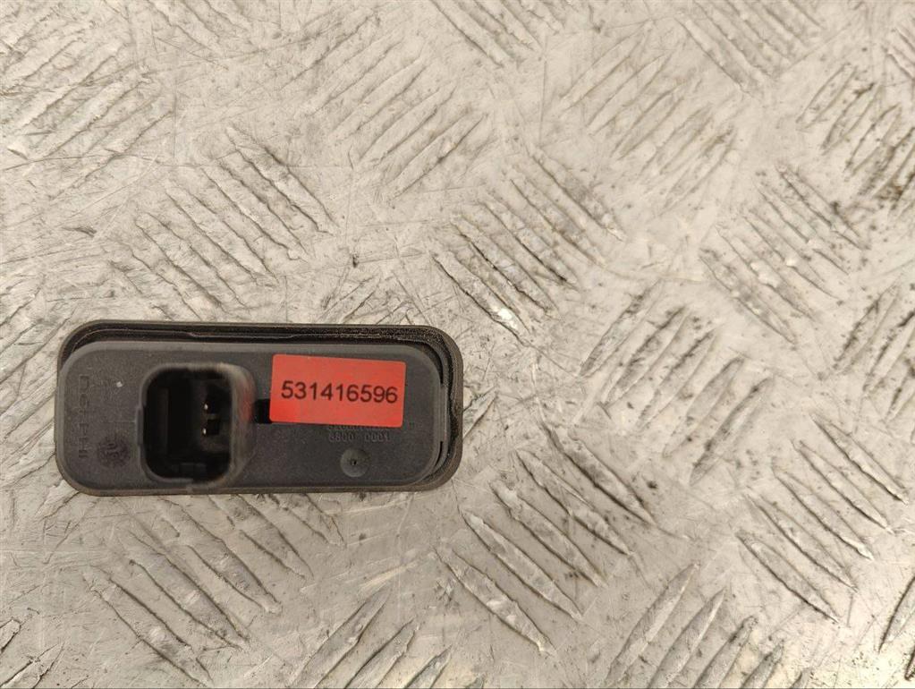 Кнопка открытия багажника