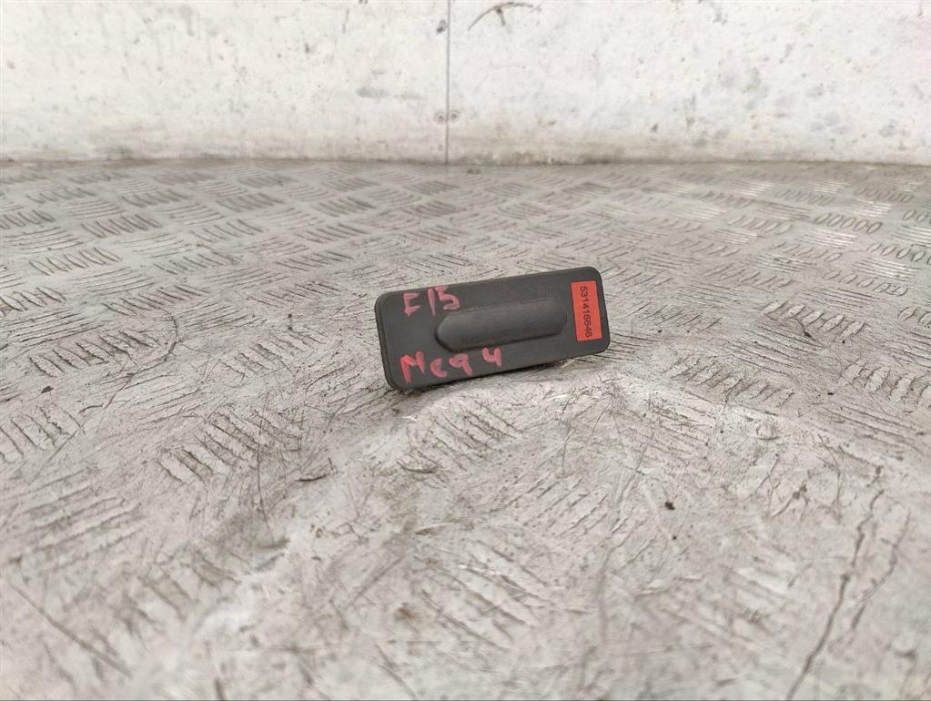 Кнопка открытия багажника