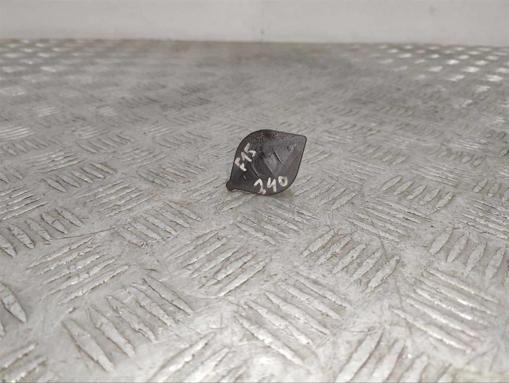 Кнопка открытия багажника