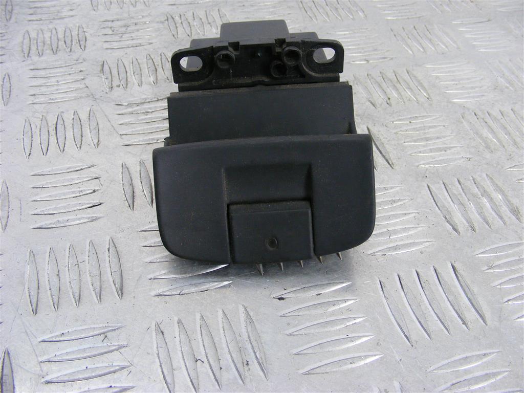 Кнопка ручного тормоза (ручника) Renault Espace 4 (2003-2010) 8200048591