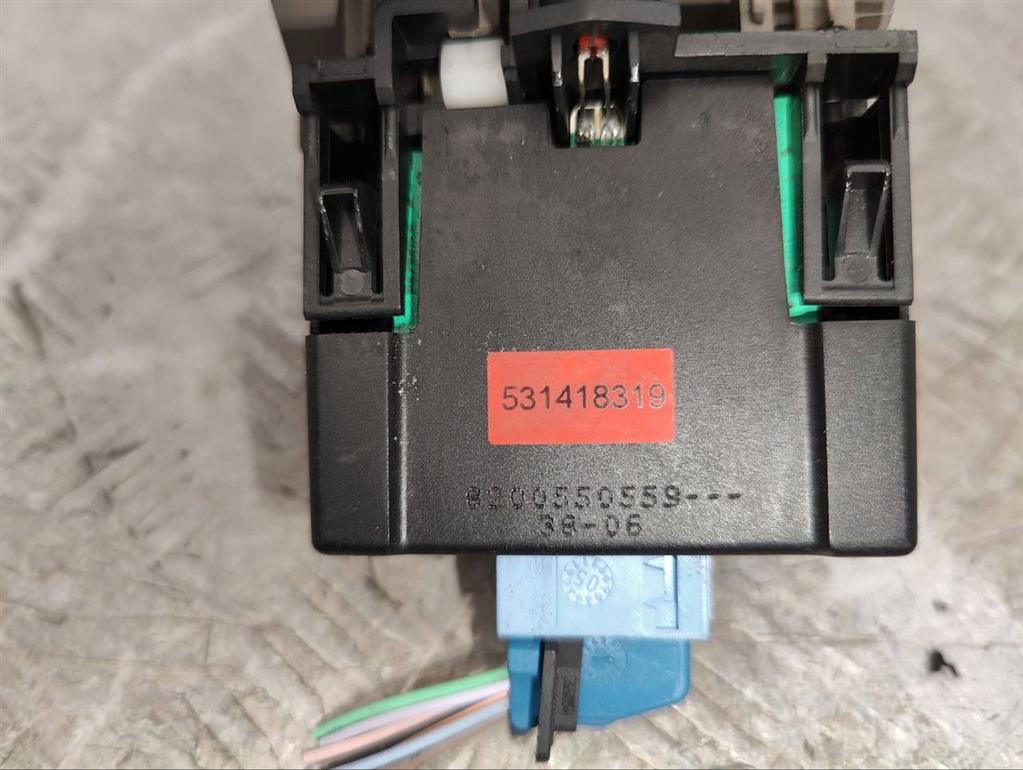 Кнопка ручного тормоза (ручника)