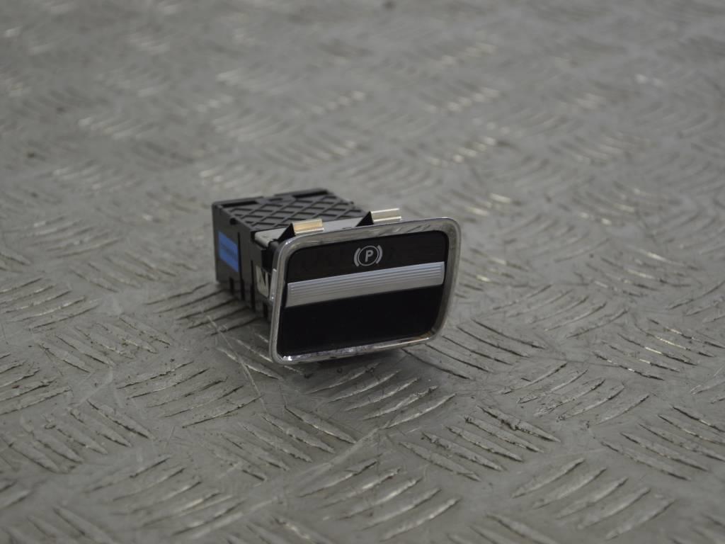 Кнопка ручного тормоза (ручника)