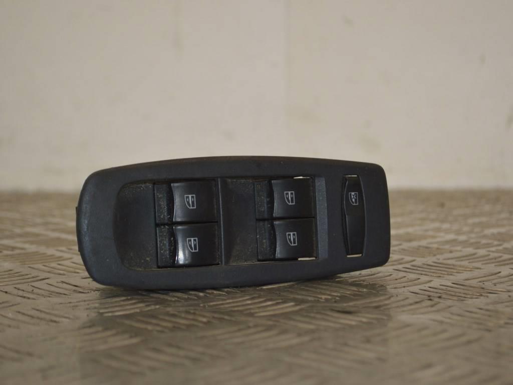 Кнопка стеклоподъемника переднего левого Renault Koleos 1 (2008-2016) 25401JY40B