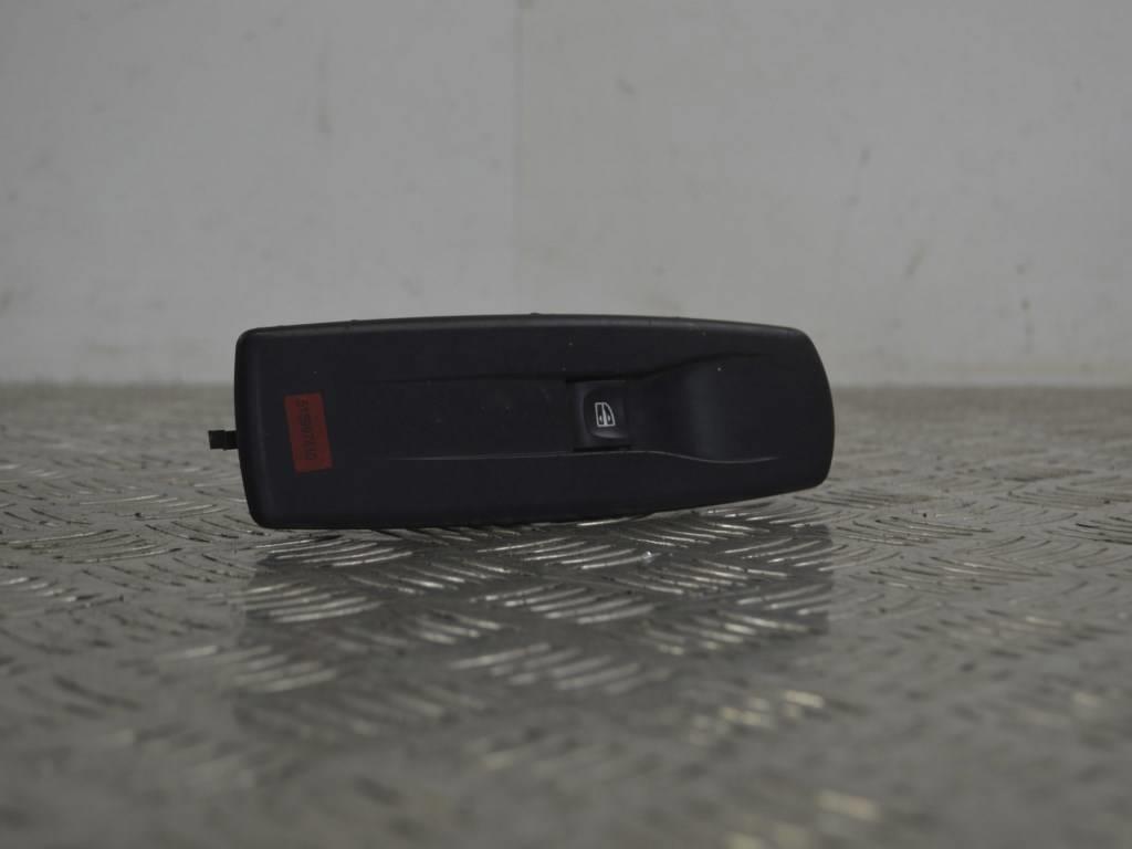 Кнопка стеклоподъемника переднего правого Renault Laguna 3 (2007-2015) 809600004R