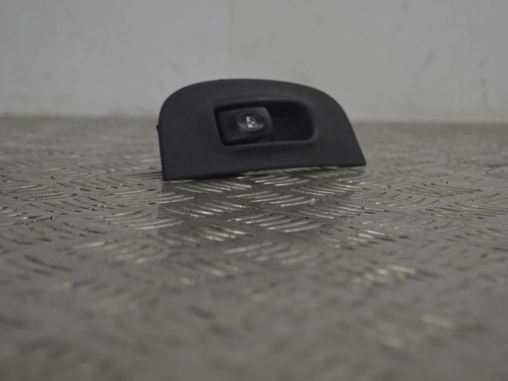 Кнопка стеклоподъемника переднего правого Renault Megane 1 (1996-2002) 8200181700, 7700429344