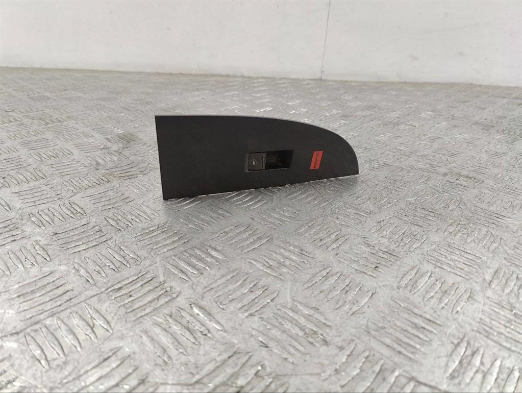 Кнопка стеклоподъемника заднего левого