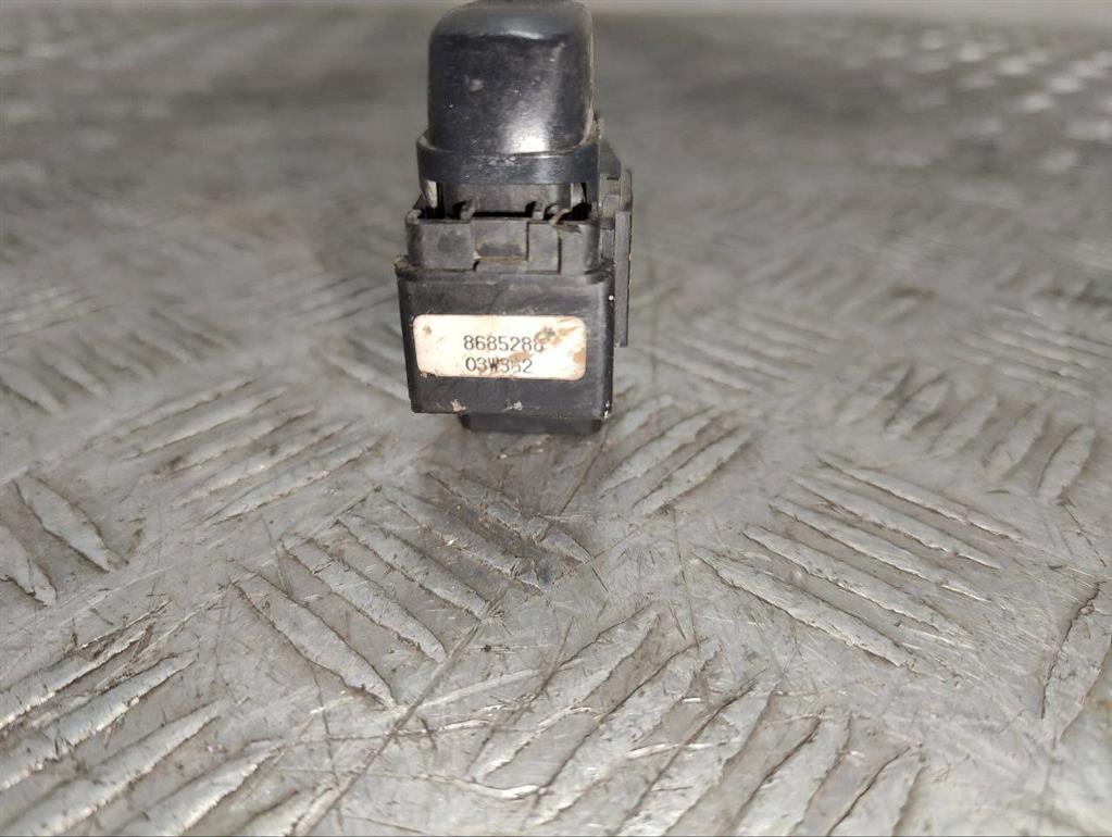 Кнопка стеклоподъемника заднего левого