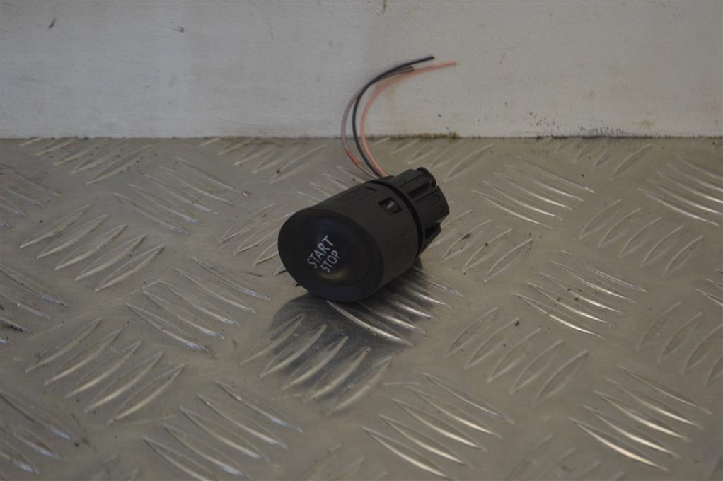 Кнопка запуска двигателя