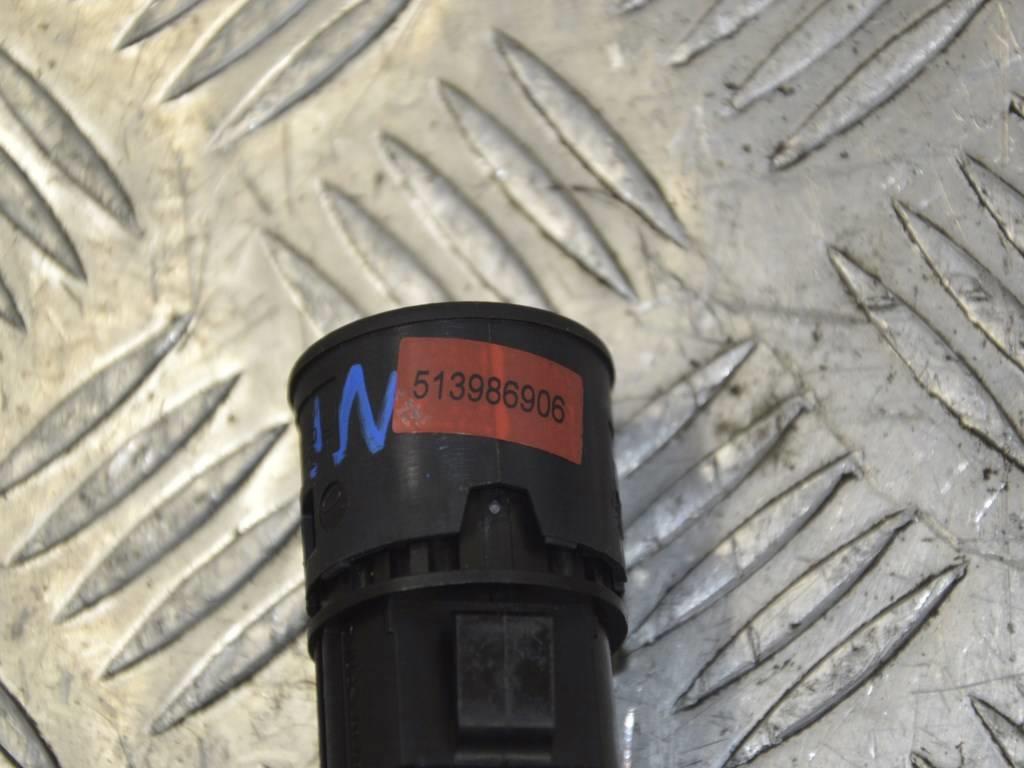 Кнопка запуска двигателя