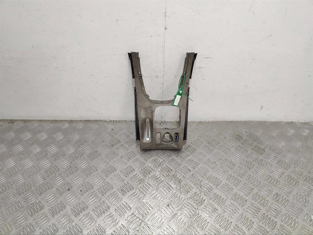 Консоль салона (кулисная часть)