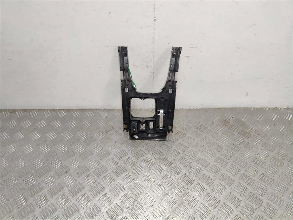 Консоль салона (кулисная часть)